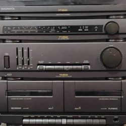 Magnavox FP9300 Turntable, Radio, HiFi Amplifier, Cassette Stereo 
