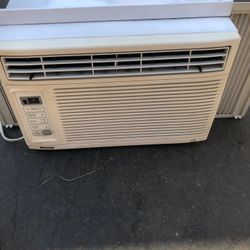 Very Good Condition Kenmore Air Conditioner 