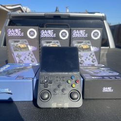 R36S Retro Handheld Game Console