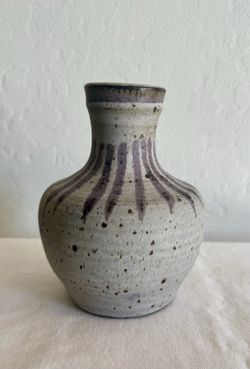 Beautiful studio pottery by h wells signed vintage