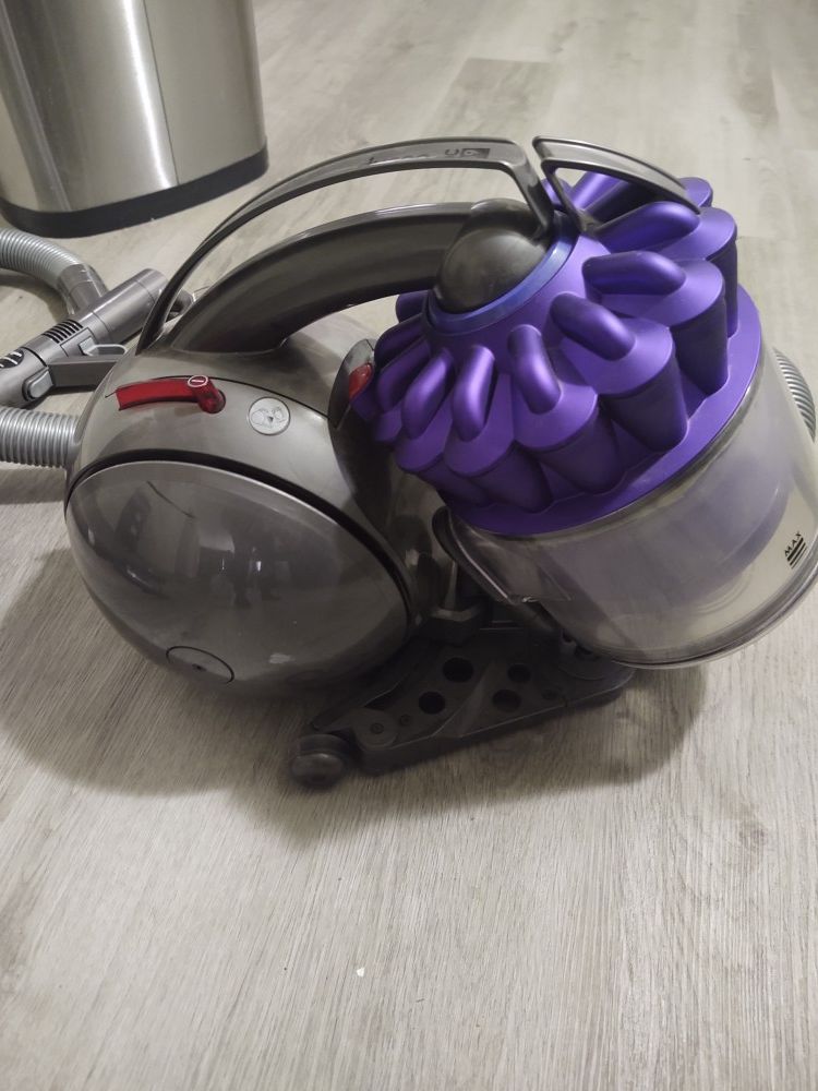 Dyson DC39 animal bagless canister vacuum