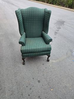 BALL & CLAW   HIGHBACK CHAIR 