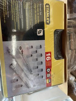 New 32 Piece Socket Set