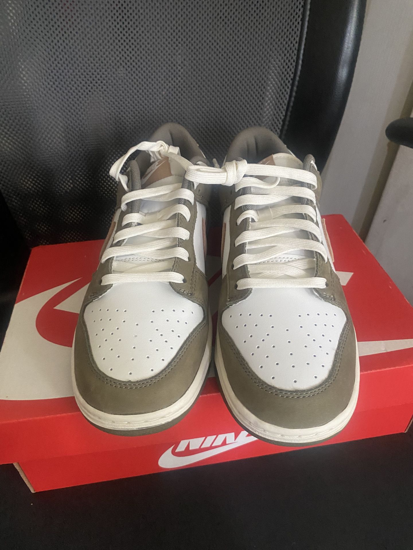 Nike dunk trainers green size 9