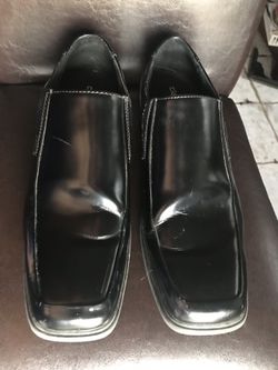 CLAIBORNE 12M MENS BLACK SHOES ALMOST NEW