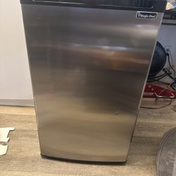 Magic Chef Mini Fridge