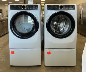 Electrolux 4.5 cu. ft. Washer w/LuxCare Plus Wash; 8.0 Cu. Ft. Electric Dryer w/Steam & Instant Refresh