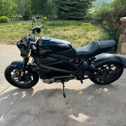 Harley Davidson 2022 LiveWire ONE electric motorcycle