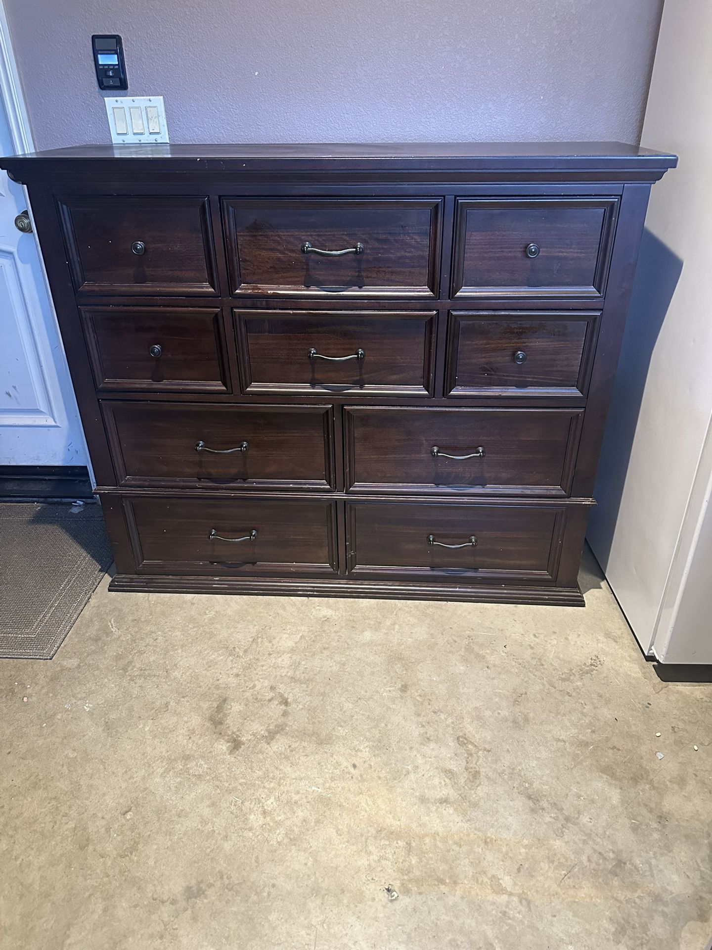 Fergus Gentleman's Chest