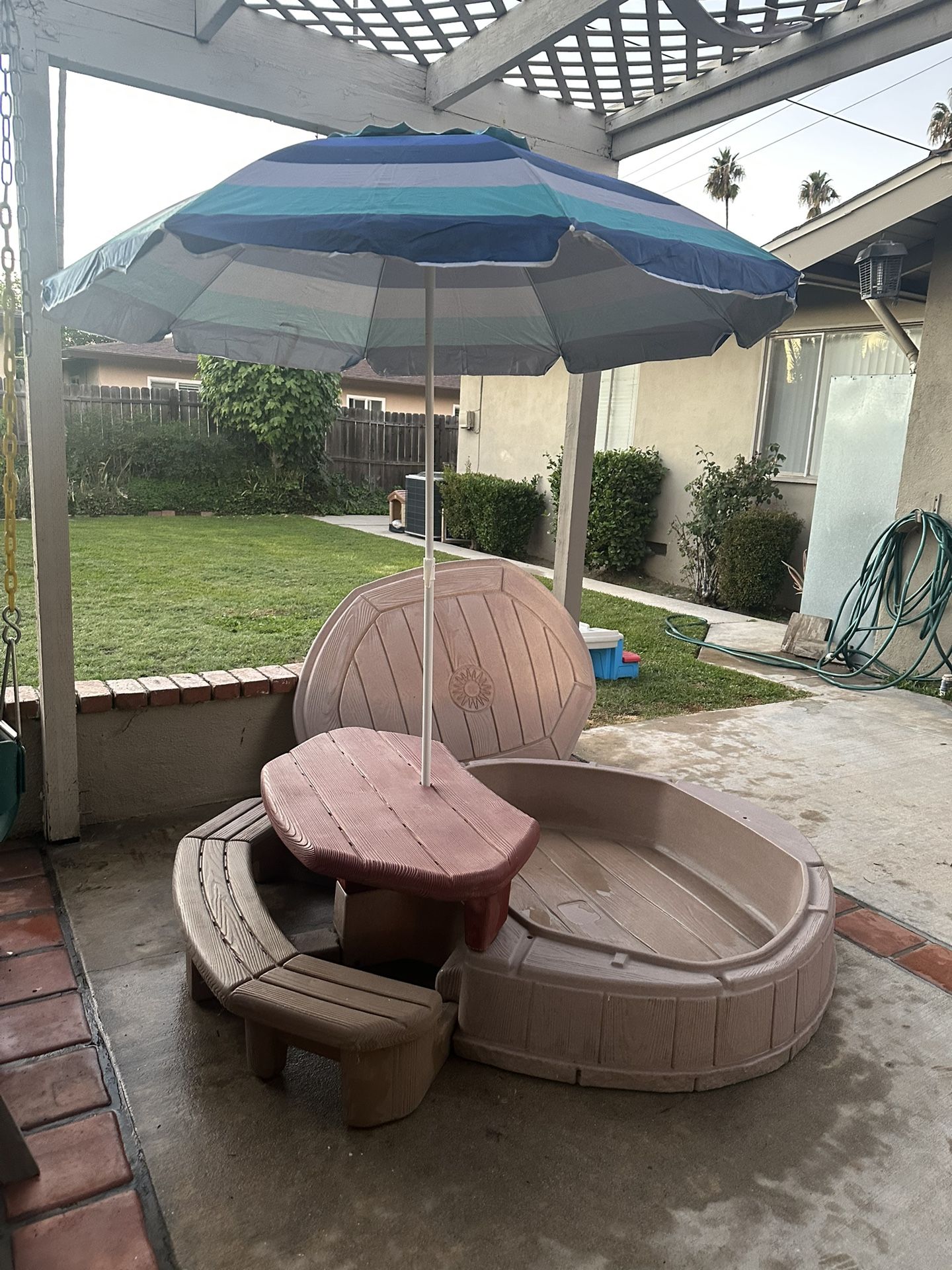 Step2 Children's Picnic Table and Sandpit with Parasol limited edition