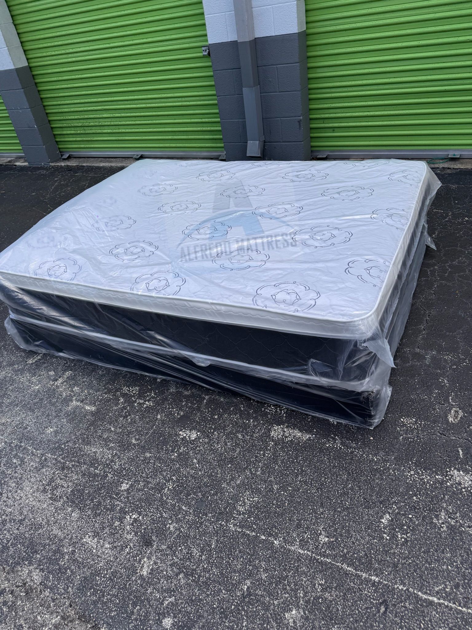 Queen mattress pillow top set with box spring (2pc new)