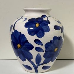 Vintage Blue And White Flowers Ceramic Porcelain Vase Accent Home Decor