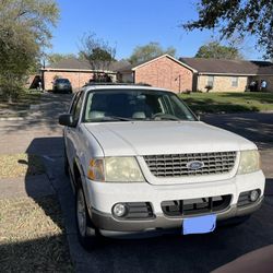 2004 Ford Explorer