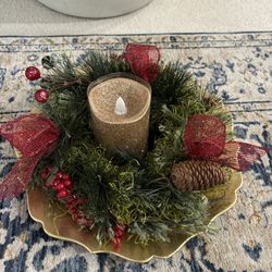Christmas Arrangements And Wreaths 