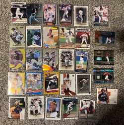 Lot of 30 All Star & Hall of Famer baseball cards A8 including Griffey, A-Rod, Ripken, Pedro, etc.