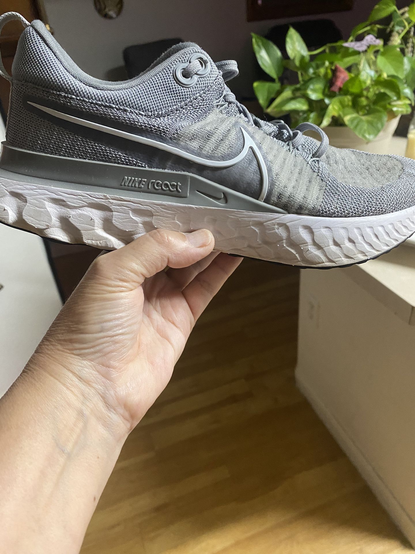 Women’s 9.5 Nike