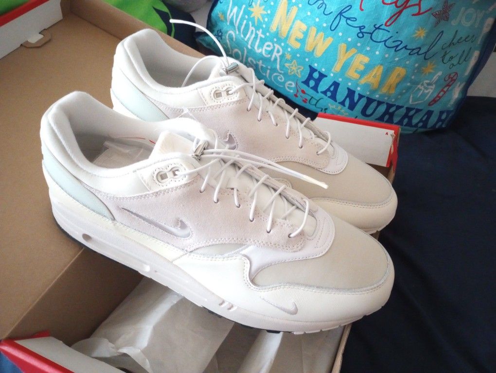 Brand New Size 13 Nike Air Max
