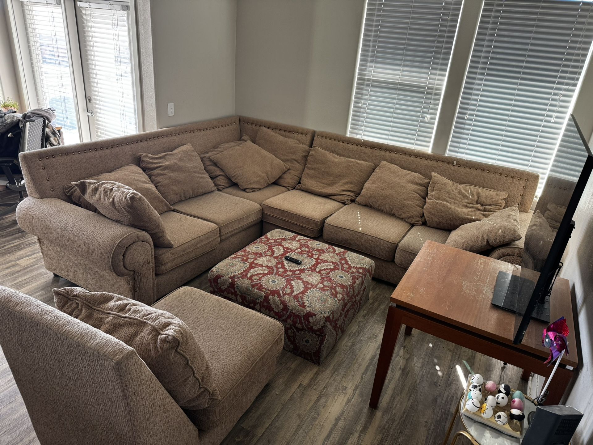 Large 7 Seater Beige Sectional Sofa Set + Ottoman — Nailhead Trim, Very Comfy