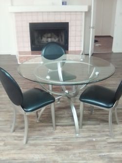 Dining room table