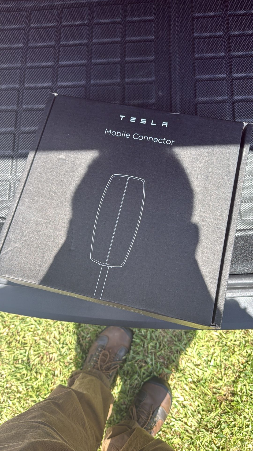Tesla Mobile Conector 