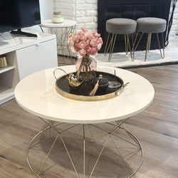 Coffee Table And 3 Side Tables ! For Sale ! 