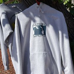 Supreme Hoodie 