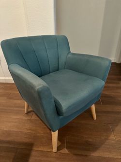 Sofa Chair / Accent Chair – $40