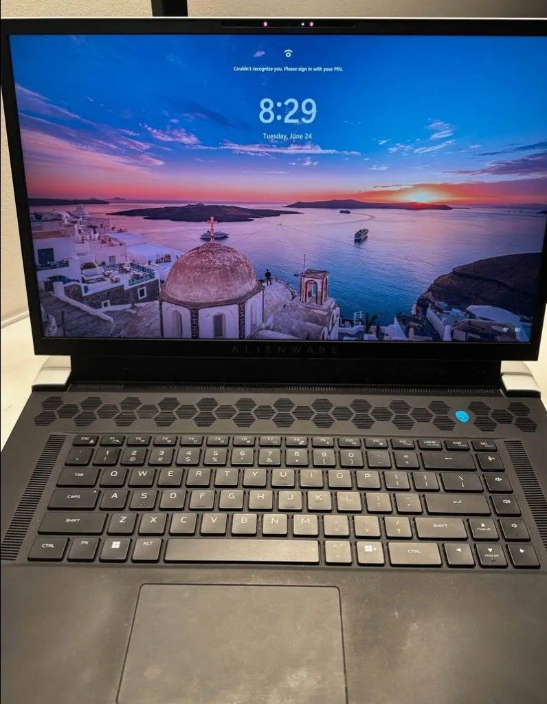 Alienware X17 r2 Gaming Laptop
