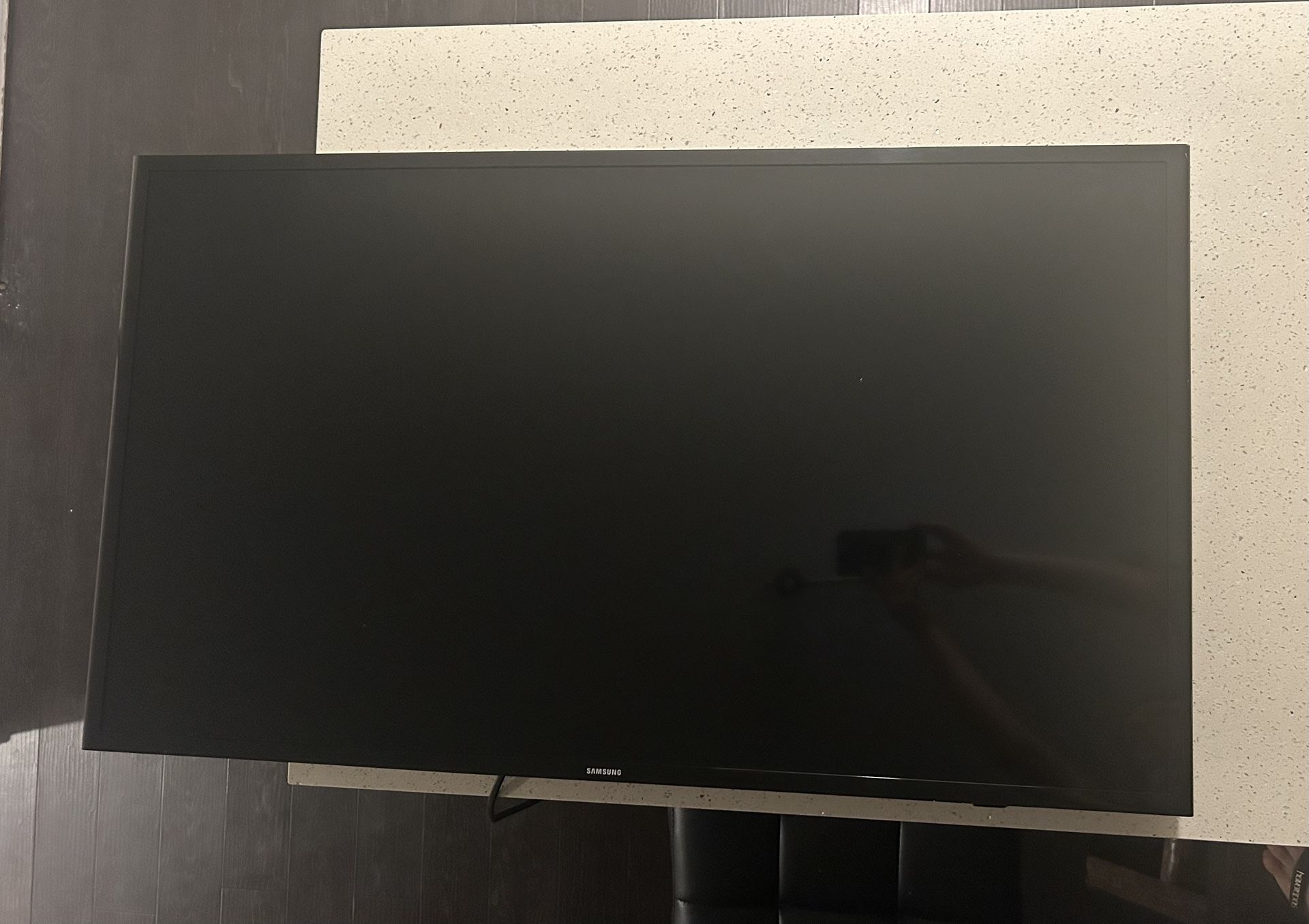 Samsung TV - 45 Inch