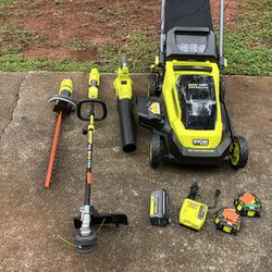Ryobi 40 V 20“ Self-Propelled Mower, String Trimmer, Leaf Blower Hedge Trimmer One Battery One Charger