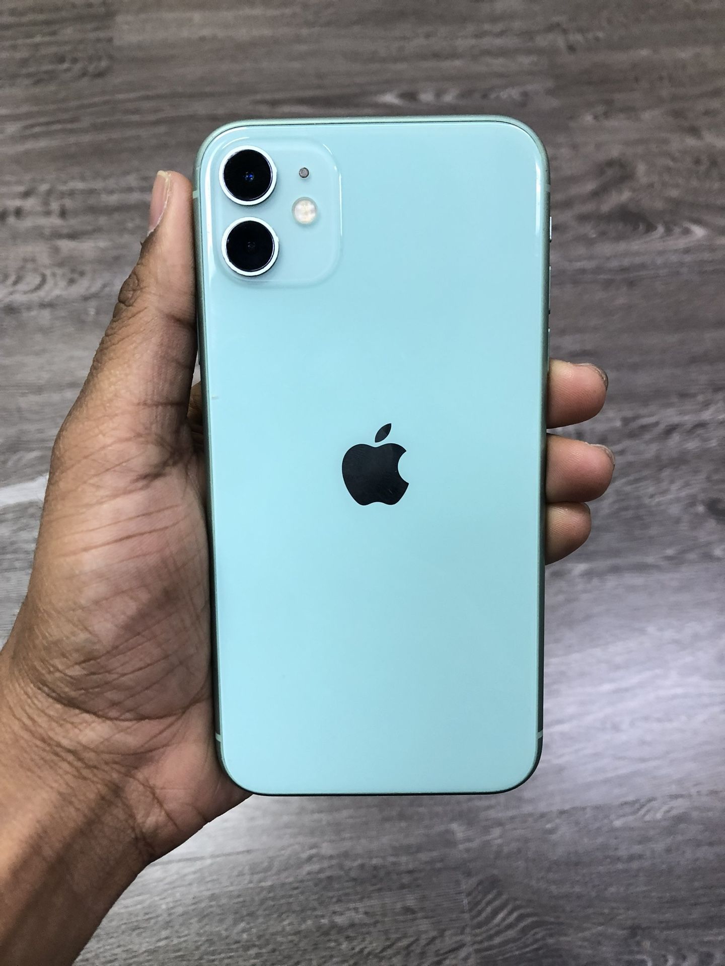 iPhone 11 128GB Unlocked 🎁MOTHERS DAY SPECIAL OFFER @ $205  Only Offer Ends 13th May😱
