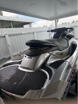 2011 FZS Yamaha wave runner