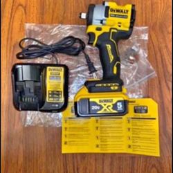 (1)Dewalt 20v Max Brushless 1/2 Atomic Compact Impact Wrench (DCF921) (1)20v Max 5.0 Ah  