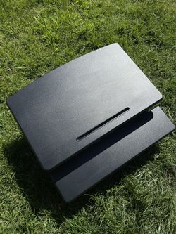 Airlift adjustable work desk