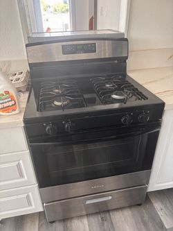 Like new Amana Stove