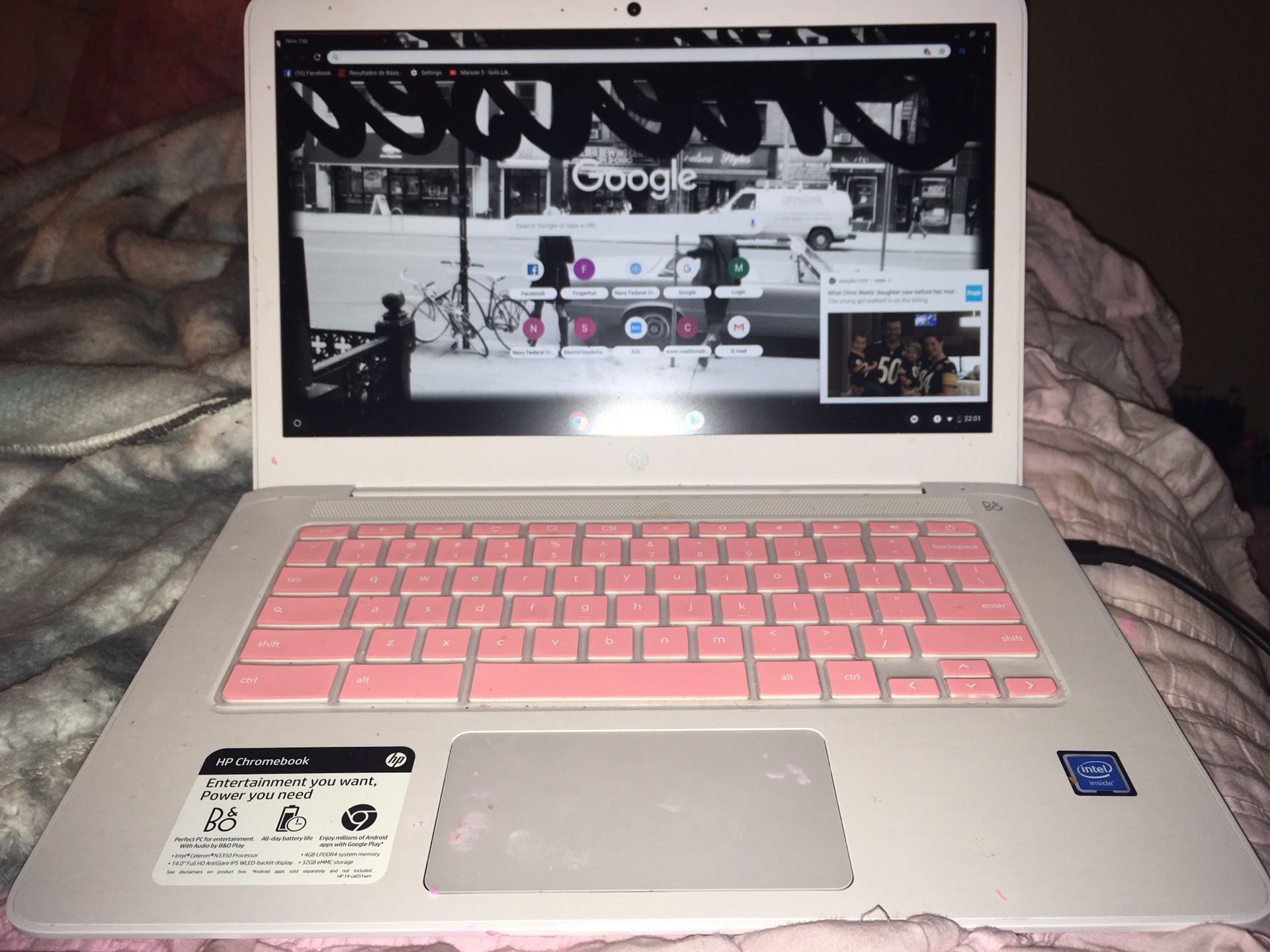 HP. Chromebook 30 days used/ in MINT CONDITION...Original cost $299'