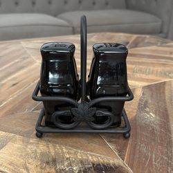 Longaberger salt and pepper shaker set