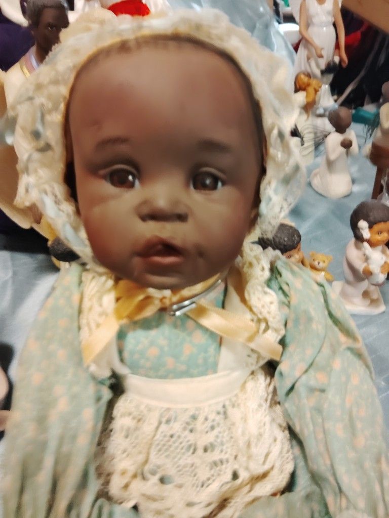 BabyKnowles DANIELLE Yolanda Bello Picture Perfect Porcelain Doll