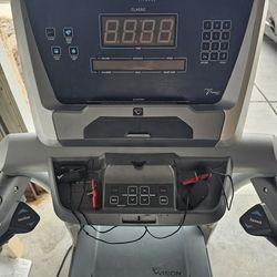 Treadmill VISION T80.