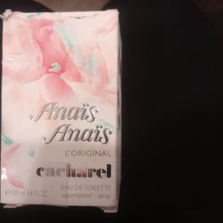 Anais Anais Perfume