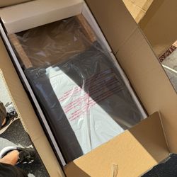 New 6 Chair Dinning Room Table 