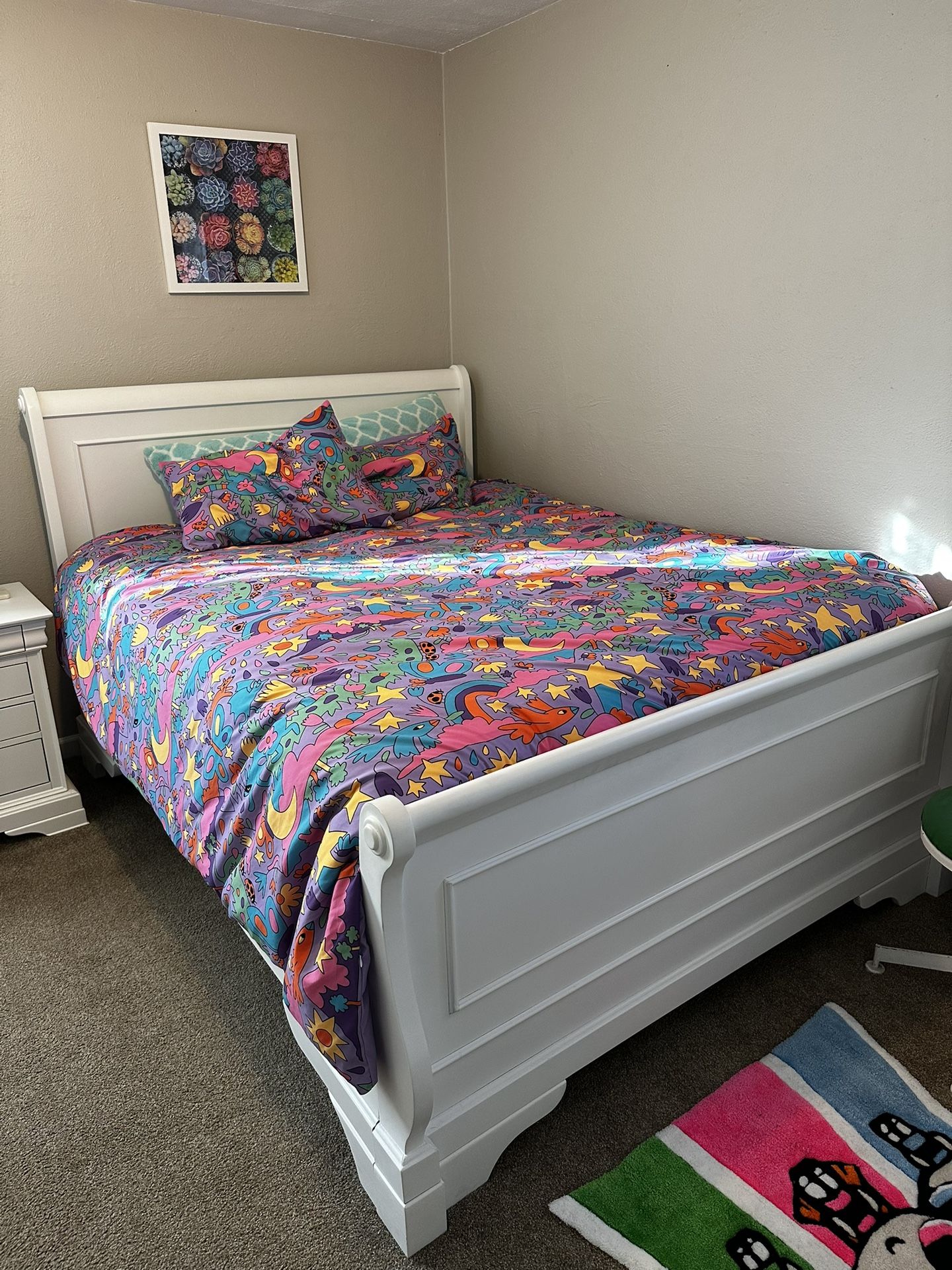 Queen Bedroom Set With Dresser And Night Stand