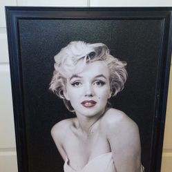 Framed Marilyn Monroe Decor Size 3ft7" W 2ft 7" $40 Obo