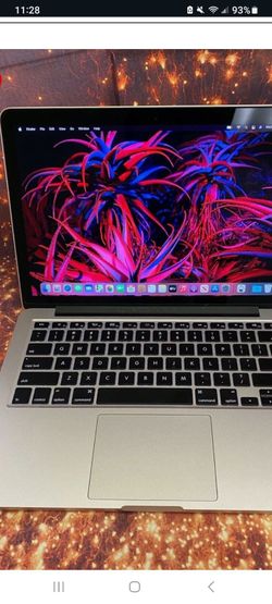 Apple MacBook Pro Laptop