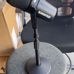 Shure MV7+ Podcast XLR/USB Microphone (Black)