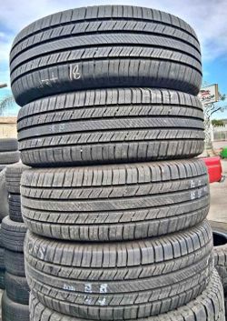 235/65R18 Michelin Brand tires usadas en perfecta condición set of 4.
