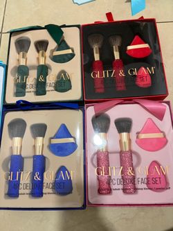 Glitz and  glam makeup brushes