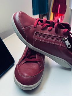 Clark brand new size 81/2