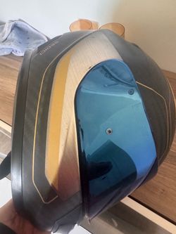 Sedici Strata II carbon fiber helmet