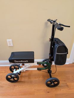 Knee Scooter with storage bag